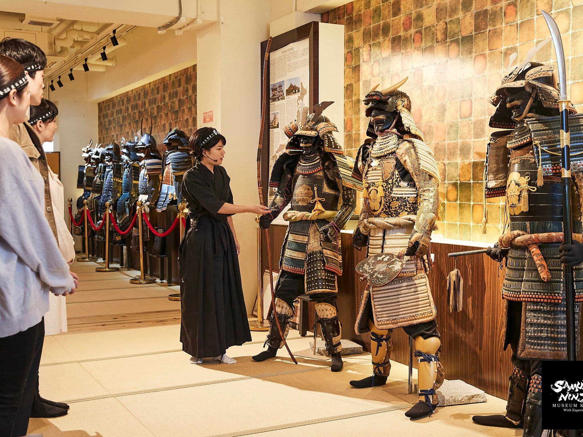 【正社員】SAMURAI忍者ミュージアム京都の店舗運営スタッフ／リニューアルオープンに伴う積極増員！／外国人観光客向け施設／英語を活かす